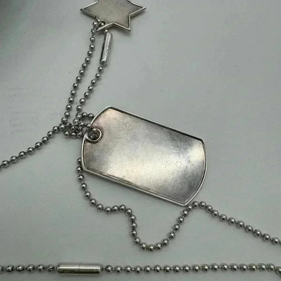 🔥FINAL BEST PRICE 🔥 Gucci Silver Dog Tag pendant with a Gucci Star Pendant - Picture 11 of 13